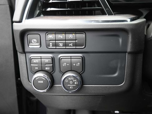 New 2026 Chevrolet Suburban LT w/ Comfort Package image 10