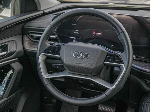 Certified 2025 Audi Q5 Premium w/ Convenience Package image 24