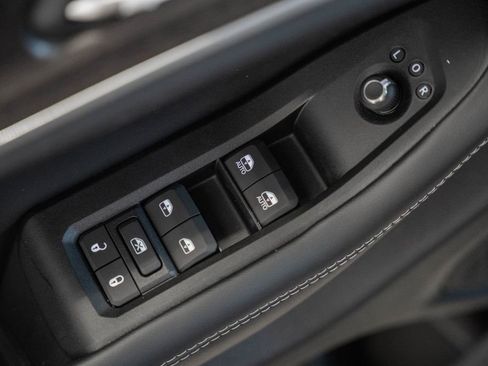 New 2025 Jeep Grand Cherokee Limited image 39