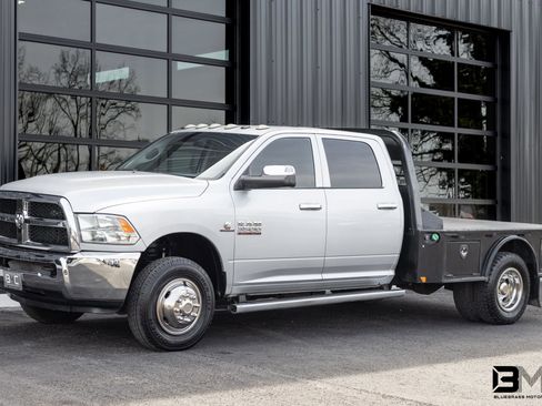 Used 2017 RAM 3500 Tradesman w/ Chrome Appearance Group image 2