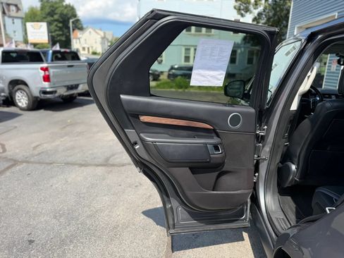 Used 2018 Land Rover Discovery HSE Luxury AWD/4WD image 39