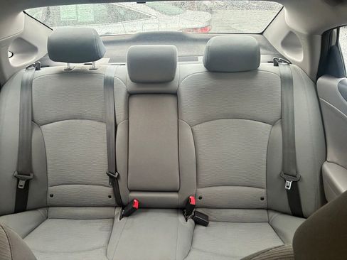 Used 2012 Hyundai Sonata Base image 12