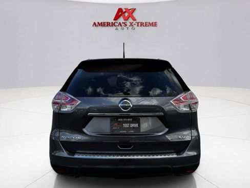 Used 2015 Nissan Rogue SV image 4