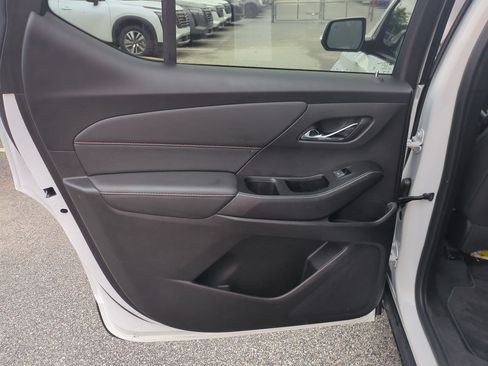 Used 2022 Chevrolet Traverse RS FWD image 27