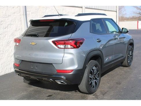 Used 2023 Chevrolet TrailBlazer ACTIV w/ Convenience Package image 3