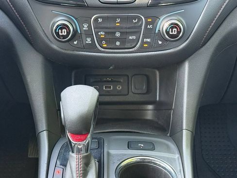 Used 2024 Chevrolet Equinox RS w/ RS Leather Package AWD/4WD image 19