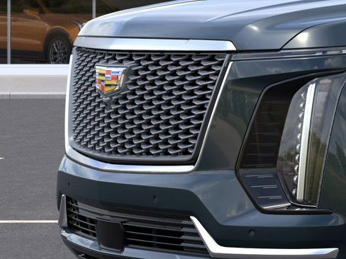 New 2026 Cadillac Escalade Luxury AWD/4WD image 13