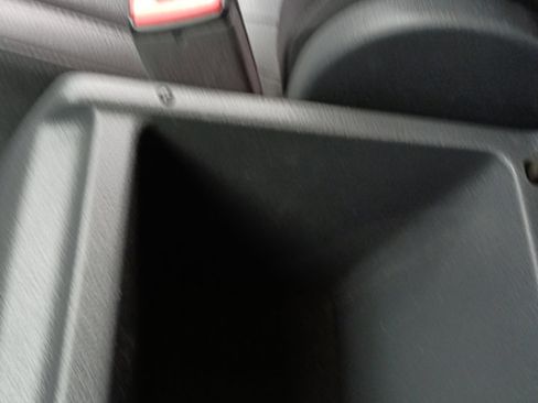 Used 2017 Volkswagen Tiguan S image 32