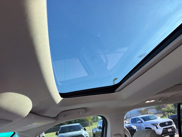 Used 2018 Ford Explorer Platinum AWD/4WD image 5