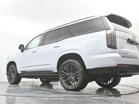 New 2026 Cadillac Escalade Platinum Sport w/ LPO, Floor Liner Package image 17