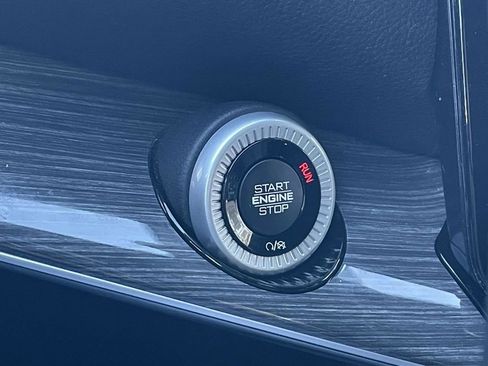 Used 2022 Jeep Wagoneer Series III image 34