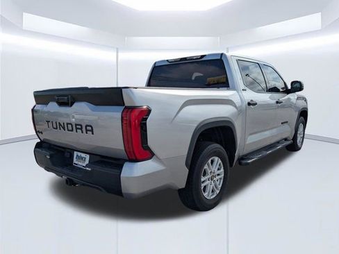Used 2022 Toyota Tundra SR5 AWD/4WD image 4