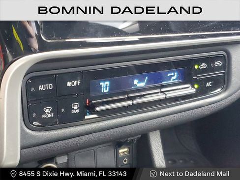 Used 2019 Toyota Corolla SE image 23