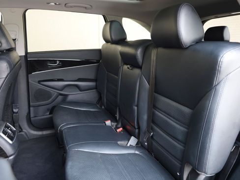 Used 2019 Kia Sorento EX AWD/4WD image 21