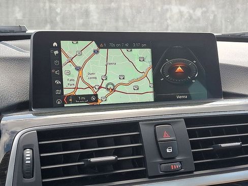 Used 2018 BMW 320i xDrive Sedan w/ Convenience Package image 19