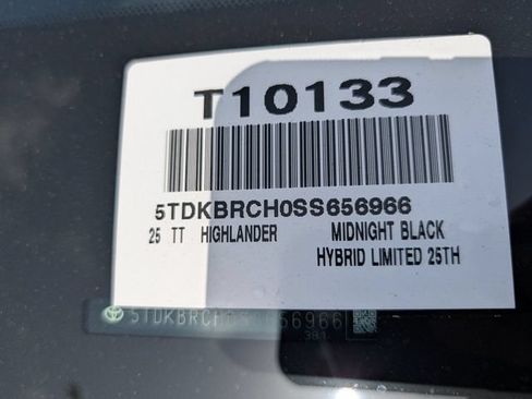 Certified 2025 Toyota Highlander XLE AWD/4WD image 40