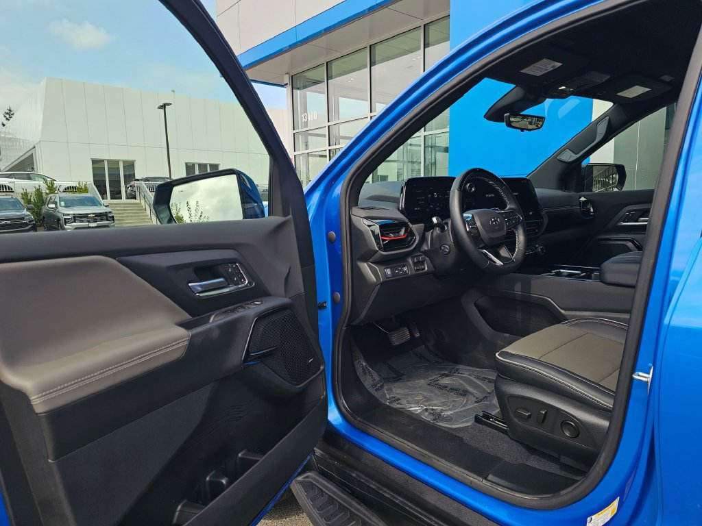 Used 2026 Chevrolet Silverado EV Trail Boss AWD/4WD image 25