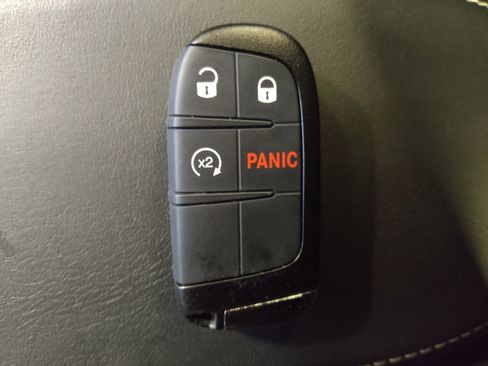 Used 2023 Jeep Renegade Latitude image 32