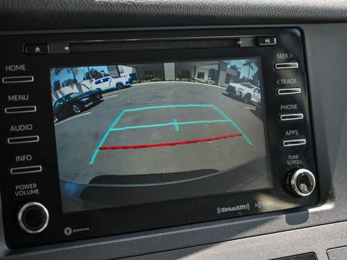 Used 2018 Toyota Sienna LE FWD image 22