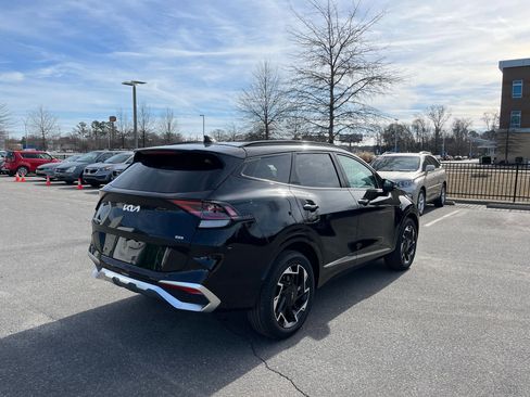 Used 2025 Kia Sportage SX image 9