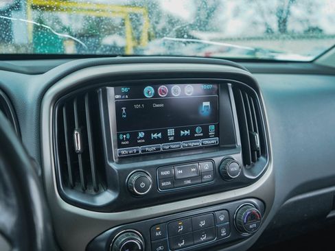 Used 2017 Chevrolet Colorado Z71 image 24