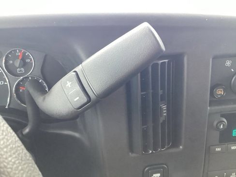 New 2025 Chevrolet Express 2500 image 27