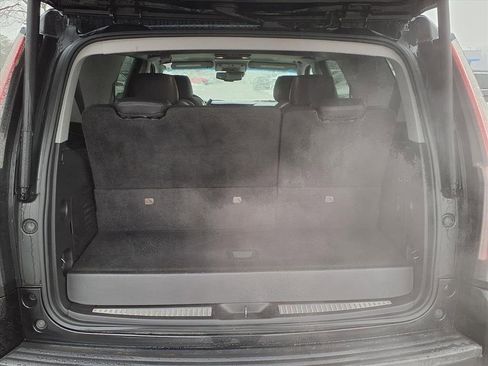 Used 2015 Cadillac Escalade Luxury image 8