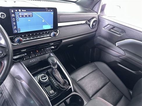 Used 2023 Chevrolet Colorado Z71 w/ Z71 Convenience Package 2 image 36