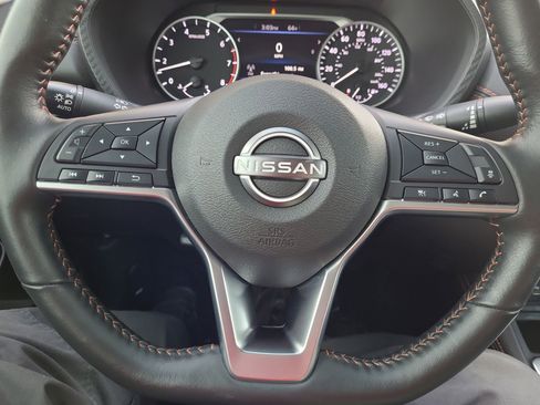 Used 2024 Nissan Sentra SR w/ SR Premium Package image 15