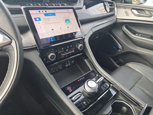 Used 2023 Jeep Grand Cherokee Overland w/ Advanced Protech Group III image 35