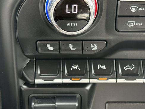 Used 2022 GMC Sierra 1500 SLT image 22