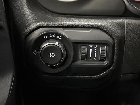 Used 2022 Jeep Wrangler Unlimited Sport image 22