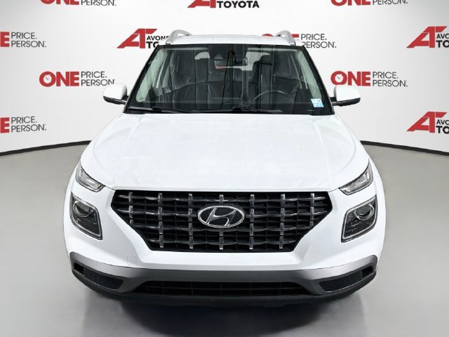 Used 2021 Hyundai Venue SEL w/ Premium Package FWD image 2