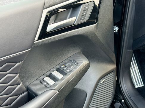 New 2026 Mitsubishi Outlander SEL image 8