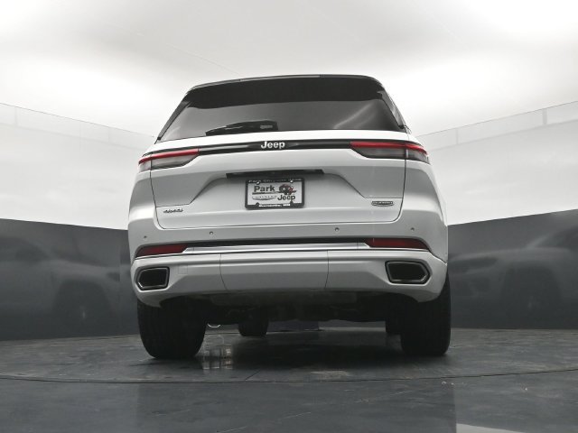 Used 2022 Jeep Grand Cherokee Summit AWD/4WD image 23