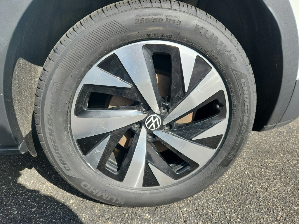 Certified 2023 Volkswagen ID.4 Pro AWD/4WD image 31