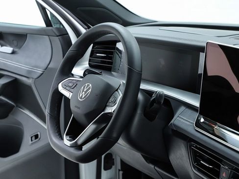 New 2026 Volkswagen Tiguan SE R-Line image 74