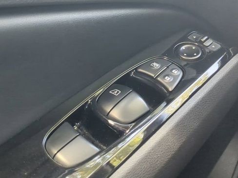 Used 2024 Nissan Altima 2.5 SR FWD image 20