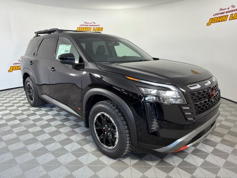 New 2026 Nissan Pathfinder Rock Creek w/ Rock Creek Premium Package AWD/4WD image 8