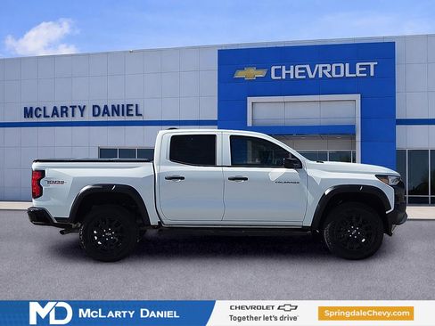 Used 2024 Chevrolet Colorado Trail Boss w/ Advanced Trailering Package AWD/4WD image 6