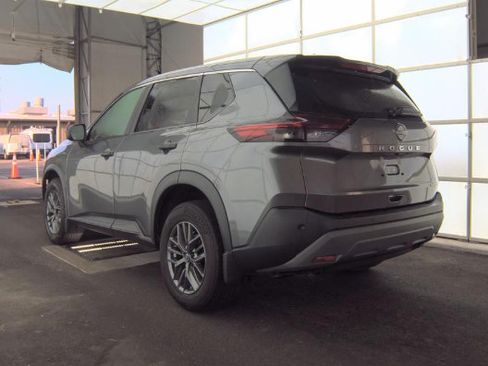Used 2023 Nissan Rogue S FWD image 5