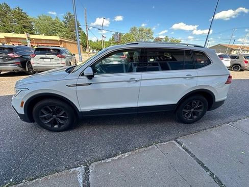 Used 2023 Volkswagen Tiguan SE AWD/4WD image 4