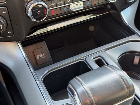 Used 2022 Ford F150 Lariat w/ Max Trailer Tow Package image 14