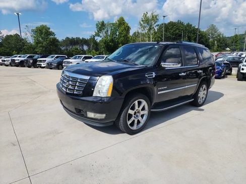 Used 2011 Cadillac Escalade Luxury AWD/4WD image 6