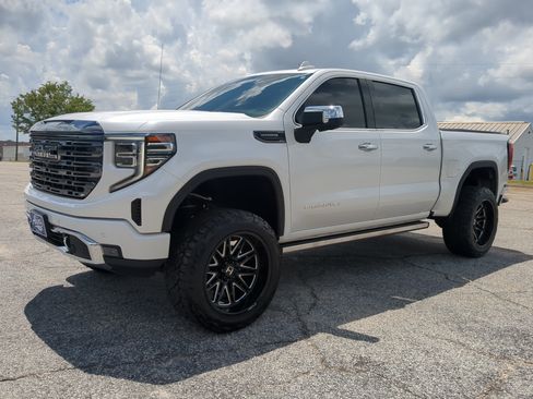 Used 2022 GMC Sierra 1500 Denali Ultimate AWD/4WD image 6