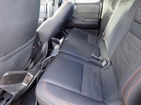 Used 2022 Nissan Frontier PRO-4X image 8