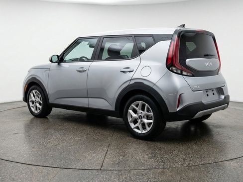 Used 2025 Kia Soul LX w/ LX Technology Package image 6