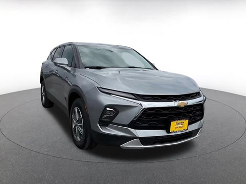 Used 2026 Chevrolet Blazer LT FWD image 3