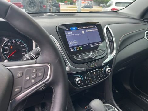 Used 2024 Chevrolet Equinox Premier FWD image 22