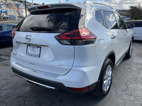 Used 2018 Nissan Rogue SV image 75